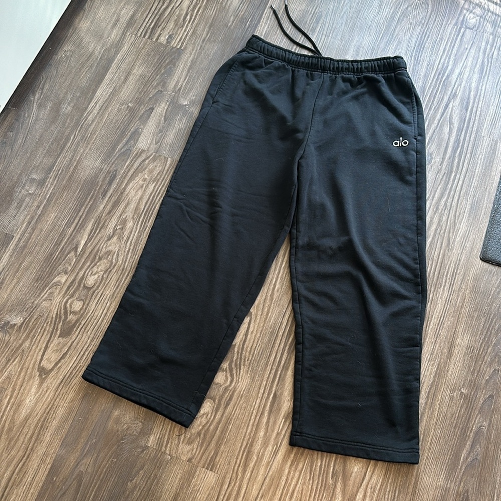 ALO Yoga Accolade Straight Leg Sweatpants Unisex